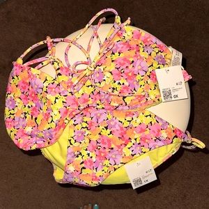 Forever 21 Floral bikini Plus Size 0X/1X